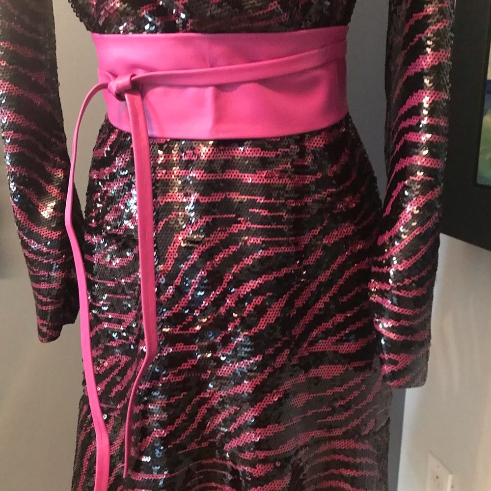 Stunning MICHEAL KORS pink / black zebra patterned sequin dress size s